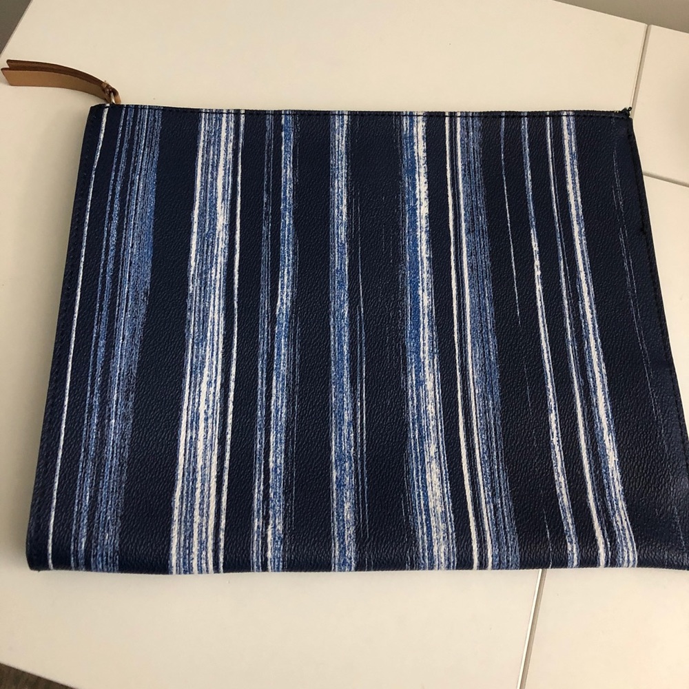 Banana republic clutch